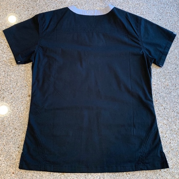 Iguana Med Scrub Top - Picture 3 of 4